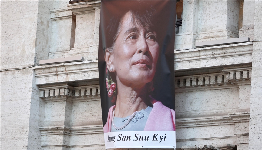 Aung San Suu Kyi apoya mantener conversaciones “sin condiciones previas” a fin de abordar la crisis en Myanmar