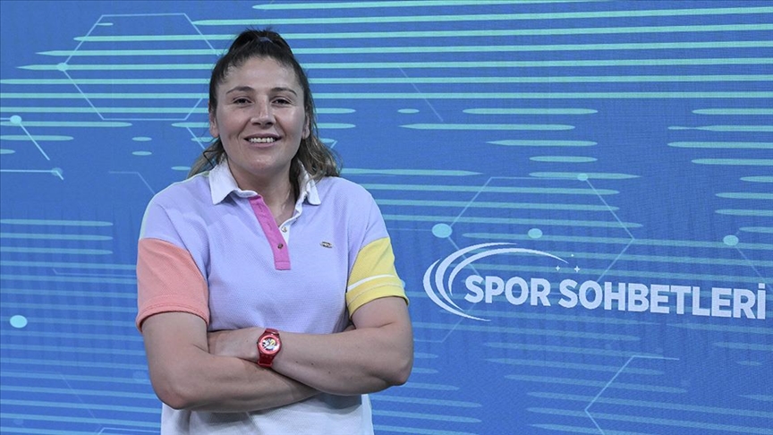 Eski milli boksör Şennur Demir, antrenörlüğe "zirveden" başladı
