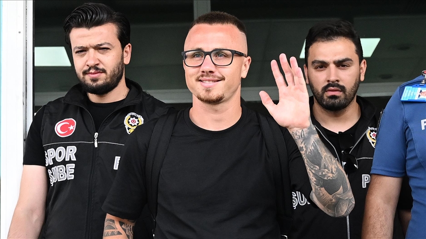 Galatasaray, Leipzig'den İspanyol futbolcu Angelino'yu satın alma opsiyonuyla kiraladı