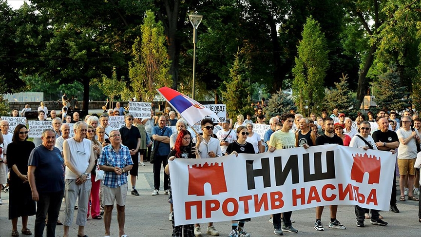 Niš: Na stotine građana na četvrtom "Protestu protiv nasilja"