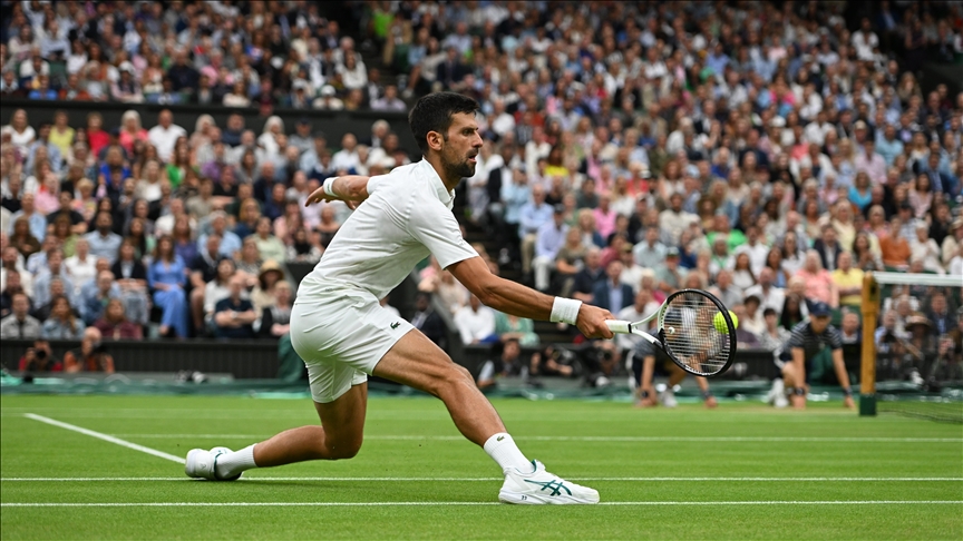 Novak Djokovic beats Jannik Sinner to advance to his 9th Wimbledon final