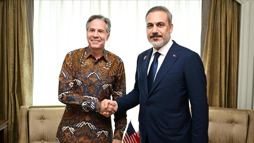 Indonésie: le MAE turc rencontre le secrétaire d'État américain à Jakarta