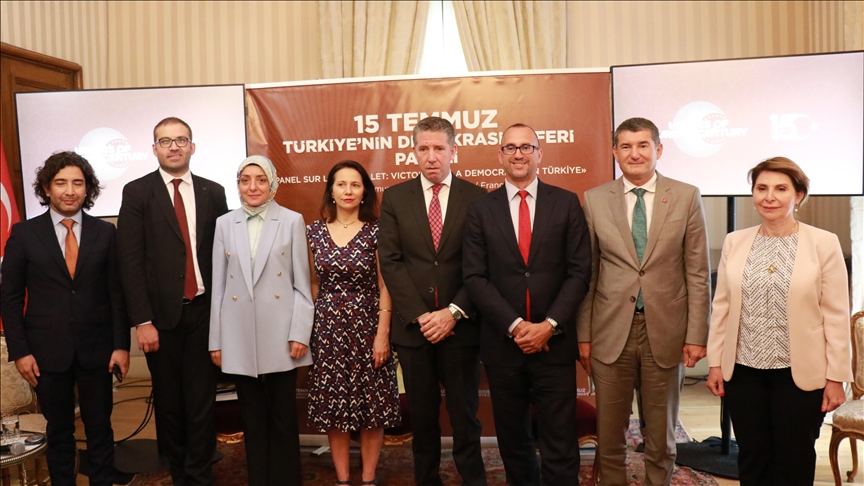 Cumhurbaşkanlığı İletişim Başkanlığından Fransa'da "15 Temmuz Türkiye'nin Demokrasi Zaferi" paneli