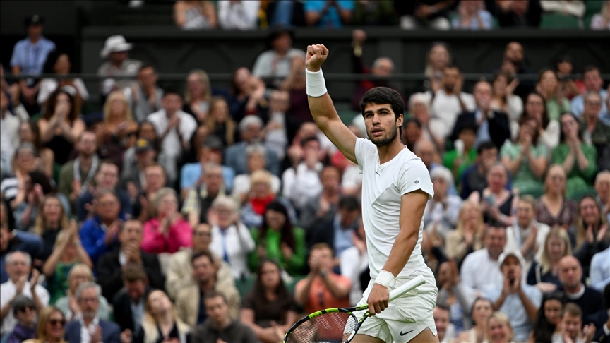 İspanyol Carlos Alcaraz, Wimbledon şampiyonu