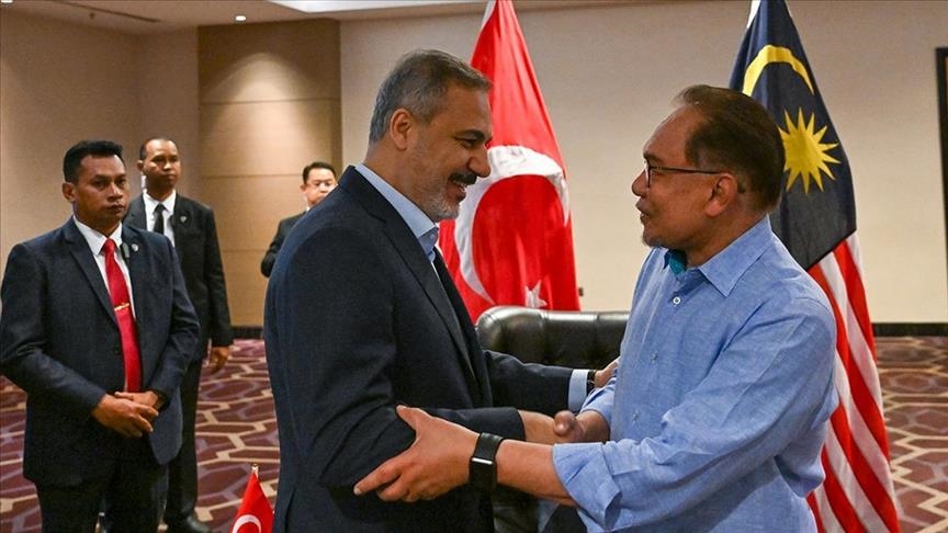 土耳其外交部长会见马来西亚总理兼外交部长 – Anadolu Ajansı