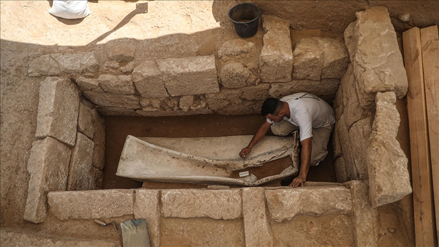 غزة.. العثور على تابوت من الرصاص يعود للعهد الروماني