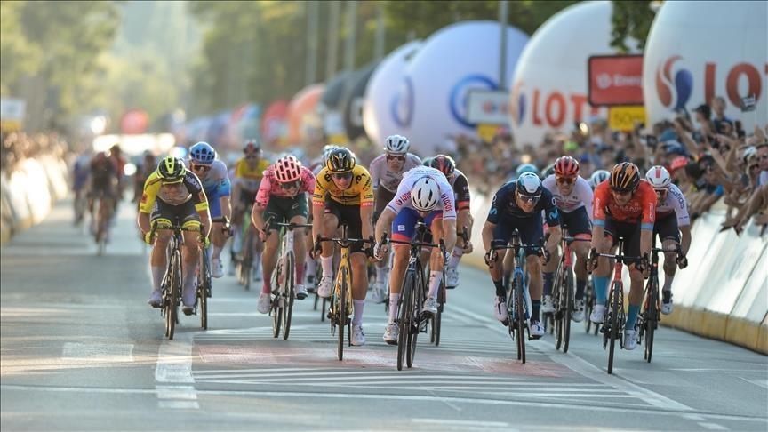 Wout Poels claims his 1st stage win at Tour de France