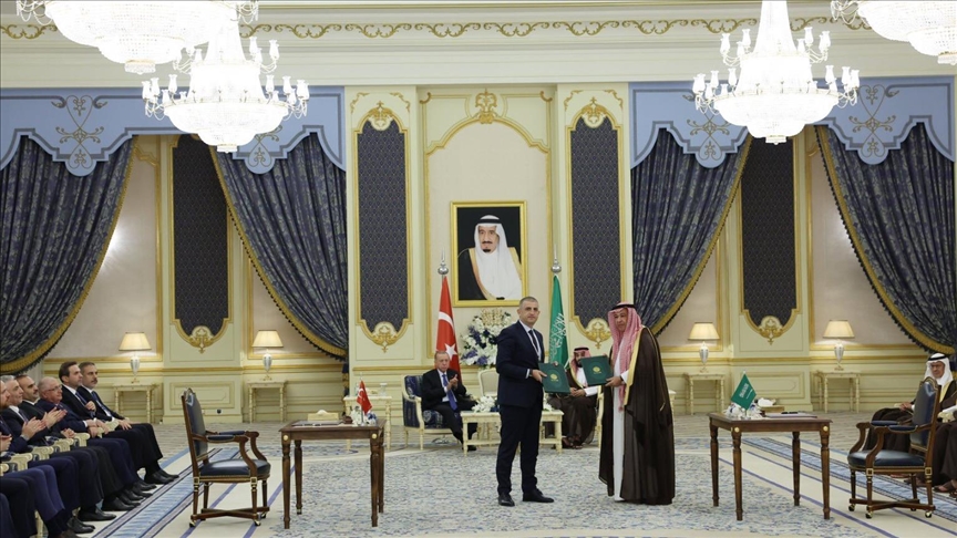 Baykar firma con Arabia Saudita el “mayor acuerdo de defensa y aviación en la historia de la República de Türkiye”