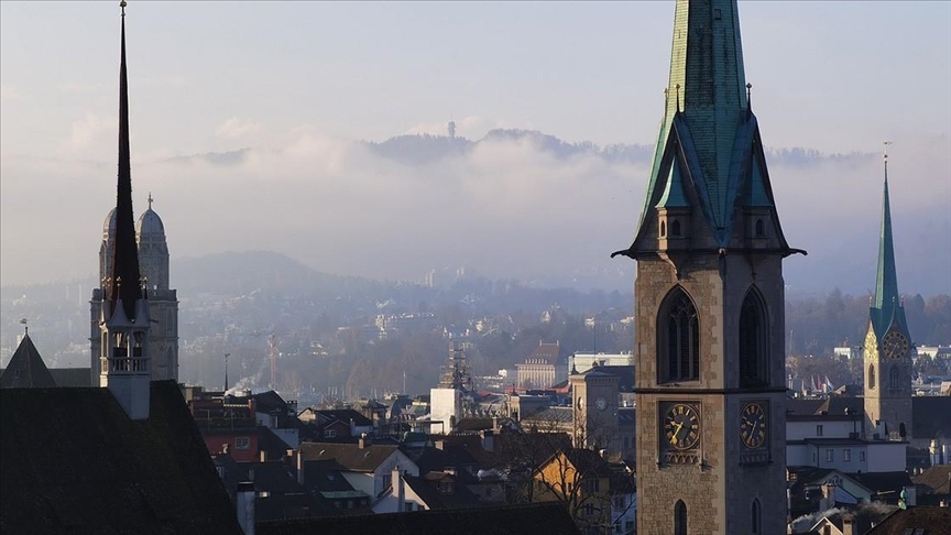 Several communities evacuated as forest fire spreads in Swiss canton of Valais