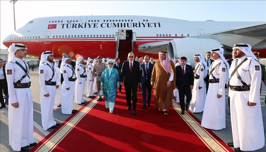 Presidenti Erdoğan mbërrin në Katar në kuadër të turneut në Gjirin Persik