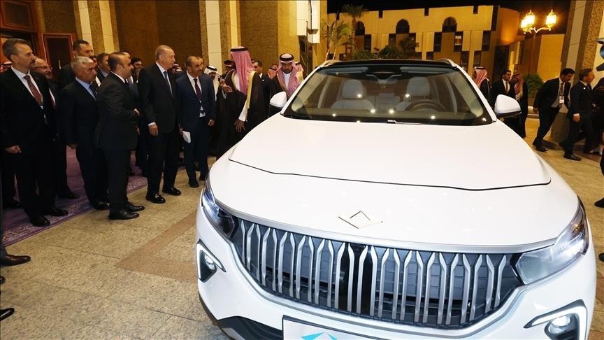 Erdogan poklonio saudijskom prijestolonasljedniku prvi turski automobil Togg