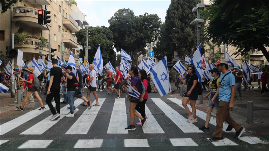محتجون يغلقون شوارع في إسرائيل ضمن فعاليات "يوم المقاومة" 