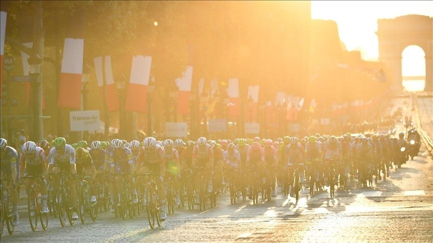 Matej Mohoric claims victory at 19th stage of Tour de France in photo finish Matej Mohoric claims victory at 19th stage of Tour de France in photo finish