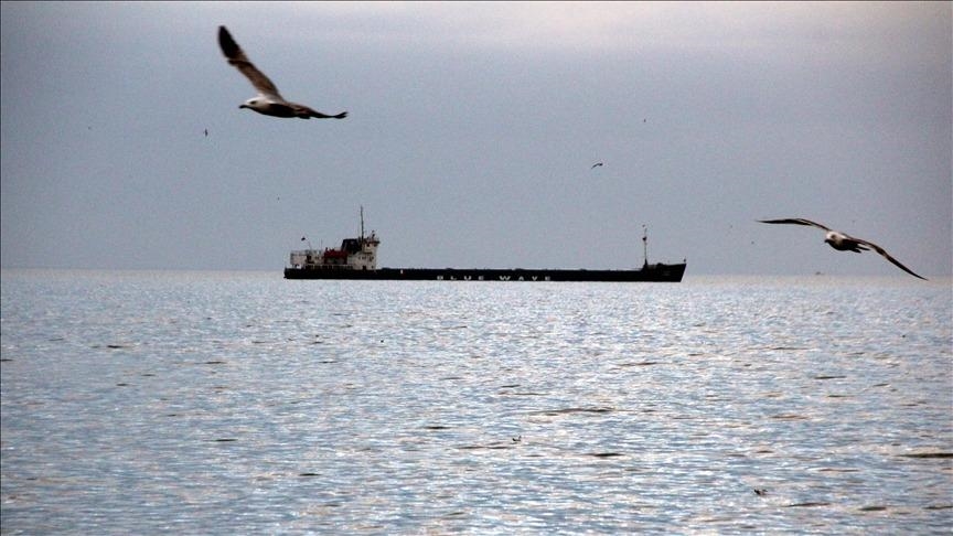 Massive ship sinks off Taiwan, leaves containers buoyant