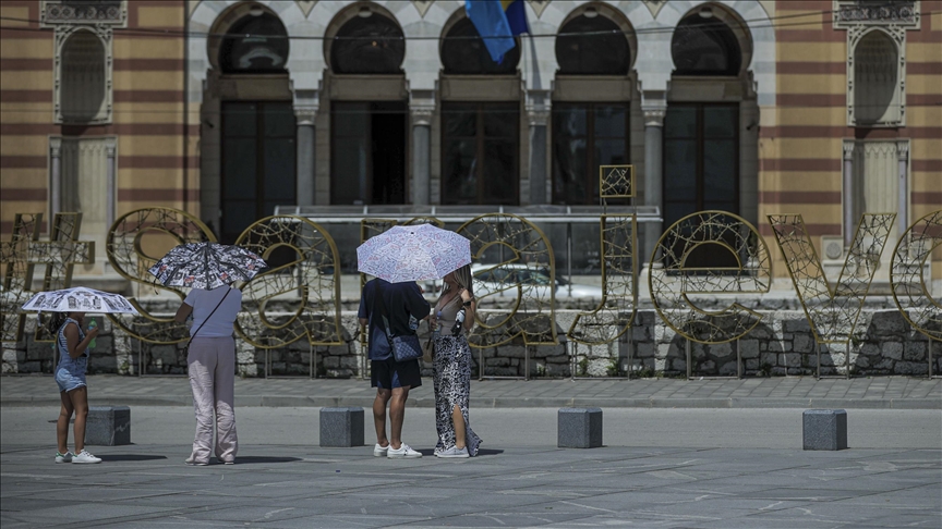 BiH: Zbog Visokih Temperatura U Ponedjeljak Izdato Crveno Upozorenje