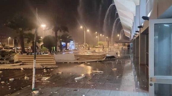 اليمن.. إصابة 6 مسافرين إثر عاصفة ضربت مطار عدن