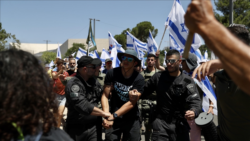Israeli police arrest 19 protesters in Jerusalem