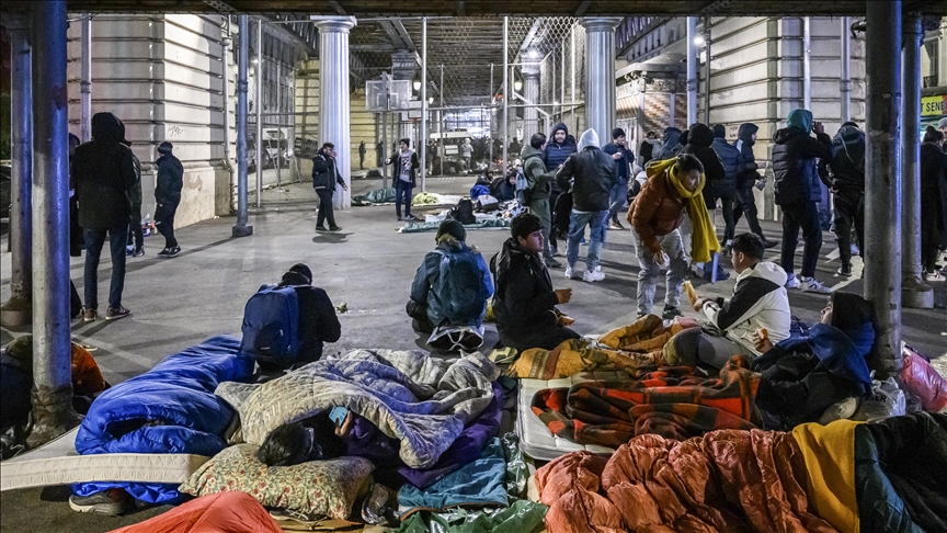 French authorities accused of remaining silent over migrant families sheltering at gym French authorities accused of remaining silent over migrant families sheltering at gym