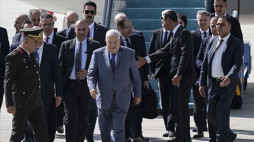 Президент Палестины прибыл с визитом в Анкару