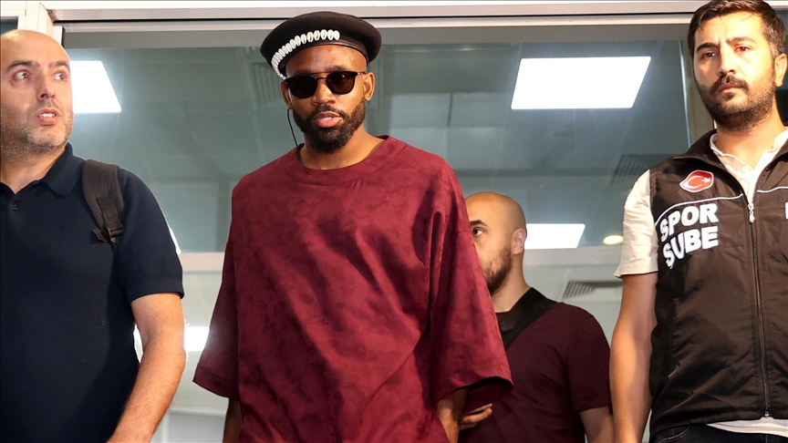 Galatasaray, yeni transferi Bakambu'yu UEFA kadrosuna ekledi