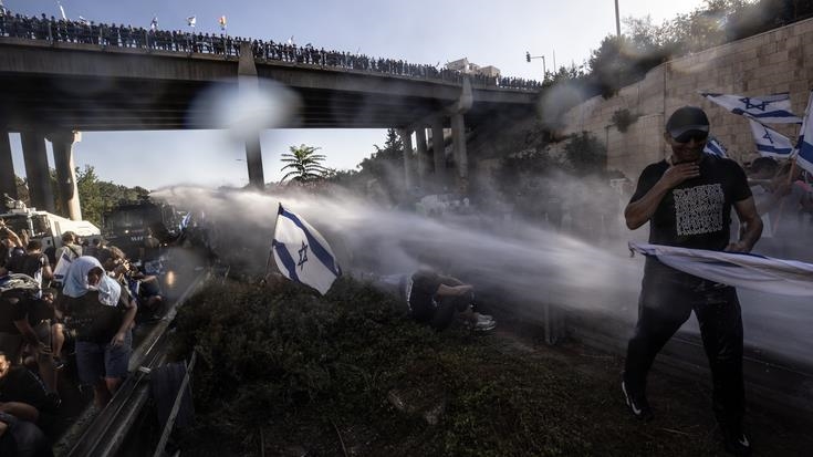 إسرائيل.. إصابة 12 شرطيا وتوقيف 40 متظاهرا في احتجاجات الاثنين
