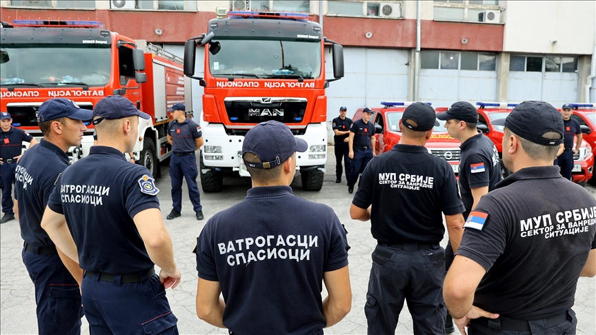 Ispraćaj vatrogasaca iz Srbije u Grčku: Šaljemo ih i sa brigom i sa ponosom
