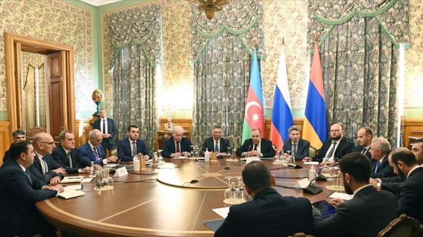 В Москве прошла встреча глав МИД Азербайджана, России и Армении