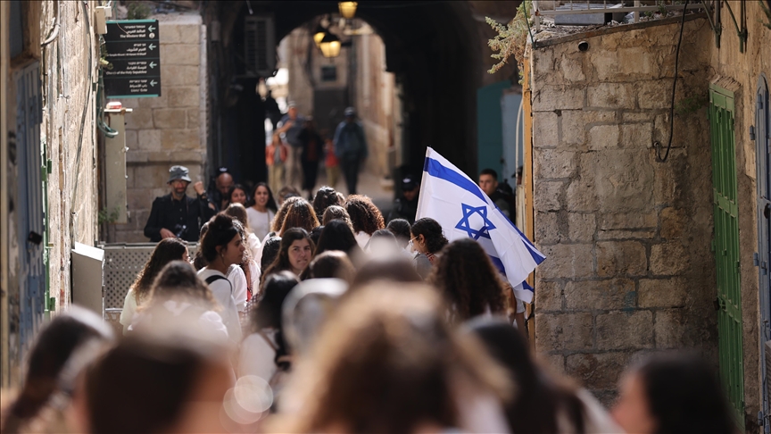 Far-right Jewish settlers raid Al-Aqsa Mosque