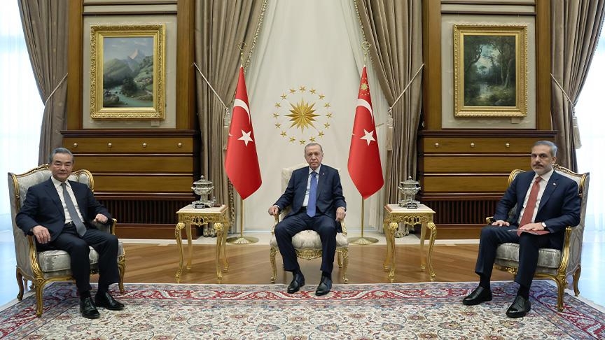 أردوغان يبحث مع وزير الخارجية الصيني العلاقات الثنائية