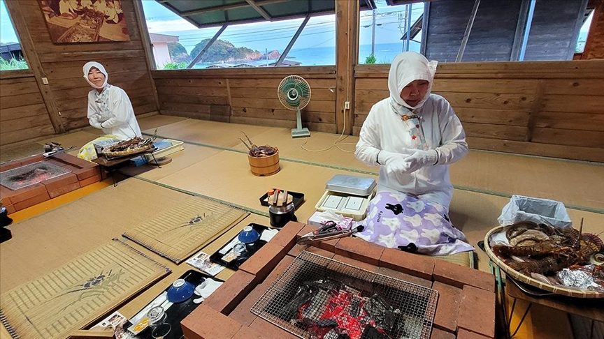 Japonya'da deniz mahsulünü sofraya taşıyan "ama" dalgıçları, mesleğin geleceğinden endişeli