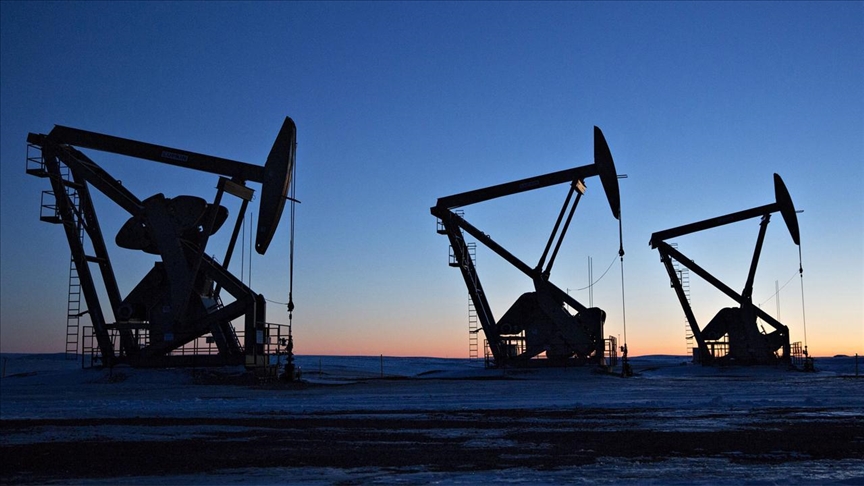 Цена Brent превысила $83 за баррель