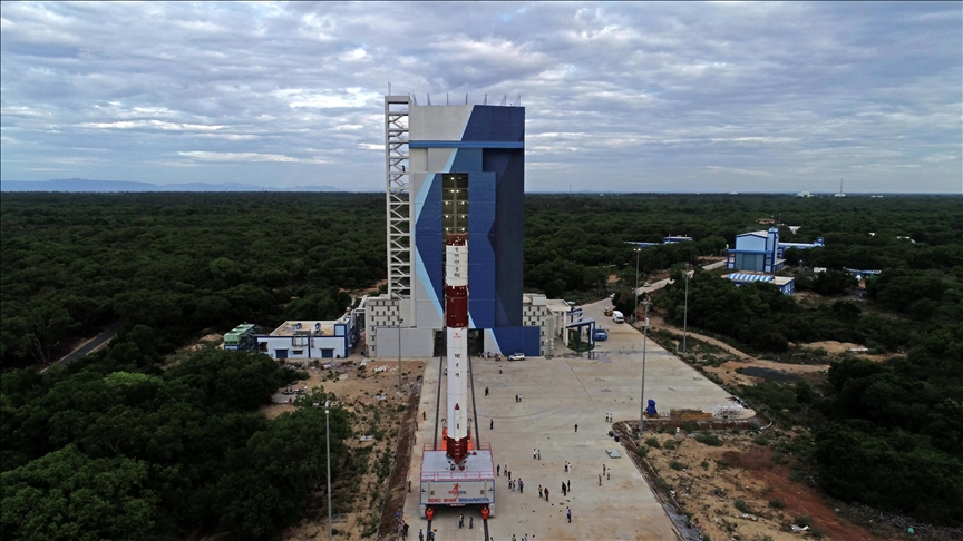 Indian rocket launches 7 satellites to orbit