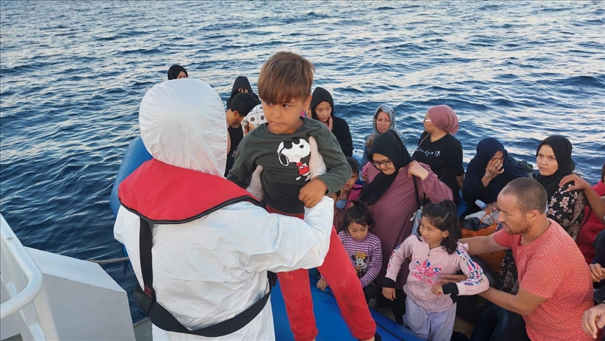 تركيا.. إنقاذ 41 مهاجرا قبالة سواحل جناق قلعة