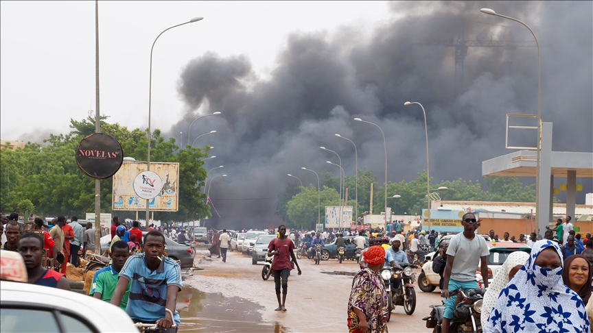 ECOWAS gives Niger’s coup leaders 1 week to reinstate elected president