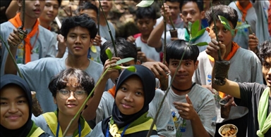 Rayakan Hari Mangrove Sedunia Sispala Se-Jakarta tanam ratusan bibit mangrove