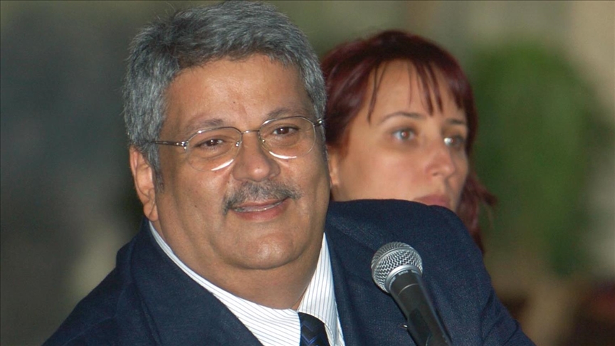 Siyaset, televizyon ve müzik dünyasının güler yüzü: Osman Yağmurdereli