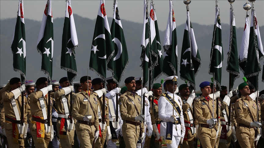 Army's role in Pakistan's development gets parliamentary backing