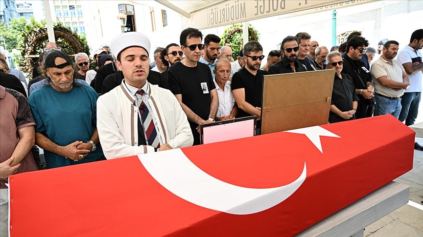 Usta senarist Safa Önal son yolculuğuna uğurlandı