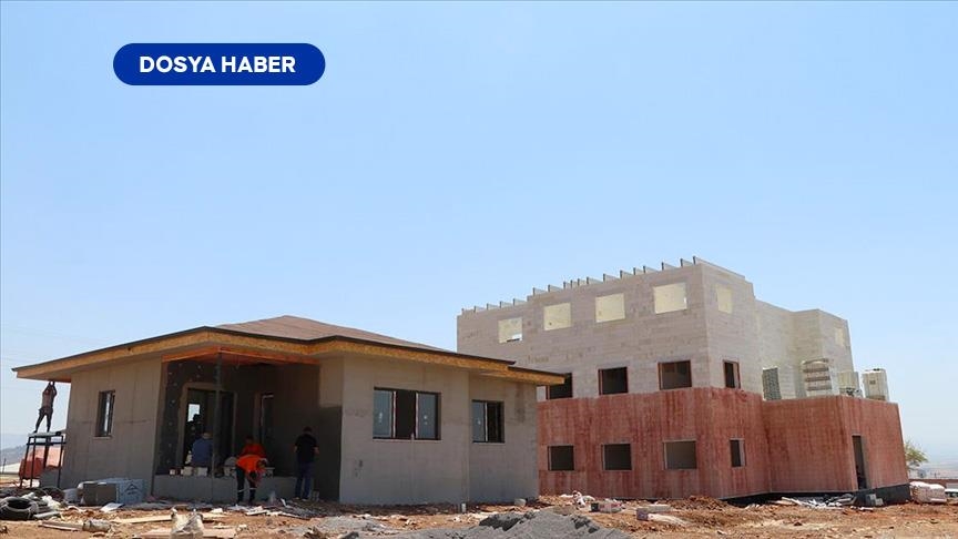 Nurdağı'nda fiber kompozit bloklarla yapılan köy evi ve deprem konutunda sona gelindi