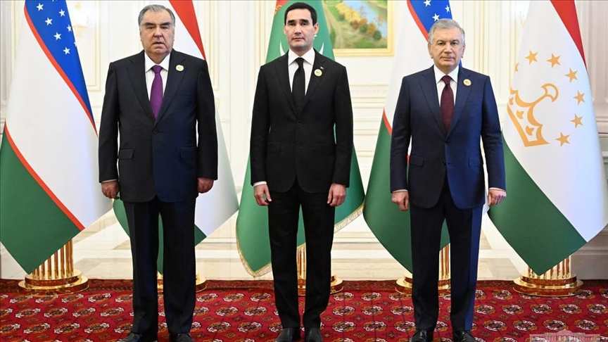 В Ашхабаде прошел саммит глав Таджикистана, Туркменистана и Узбекистана 