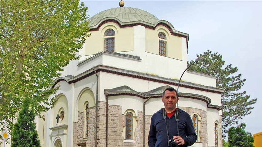 Araştırmasıyla Avrupa'daki Osmanlı çeşmelerine haç figürü işlendiğini ortaya koydu