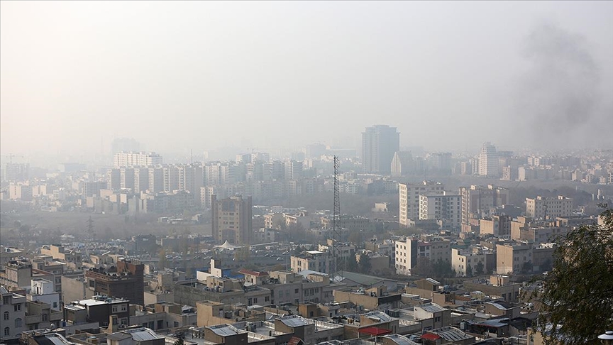 İran'da hava kirliliği nedeniyle eğitime ara verildi