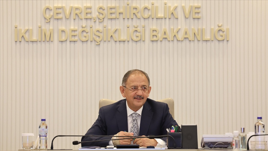 Bakan Özhaseki: Deprem bölgesinde 180 bin konutumuzun ihalesini tamamlayarak çalışmalara başladık