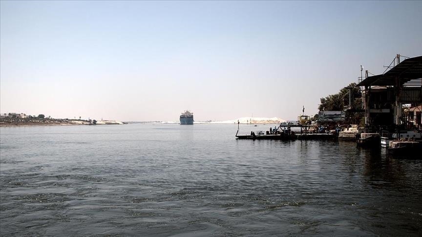 Tugboat sinks after colliding with oil tanker in Suez Canal