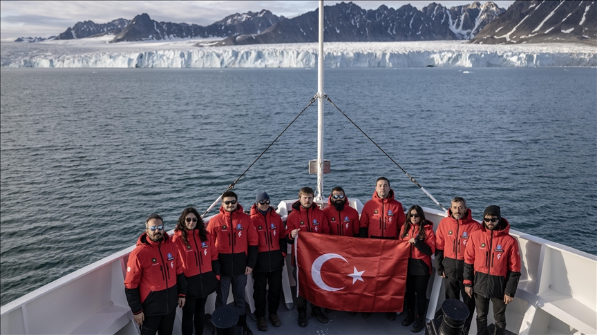 Trailblazing Turkish scientists back home from 3rd Arctic Ocean expedition