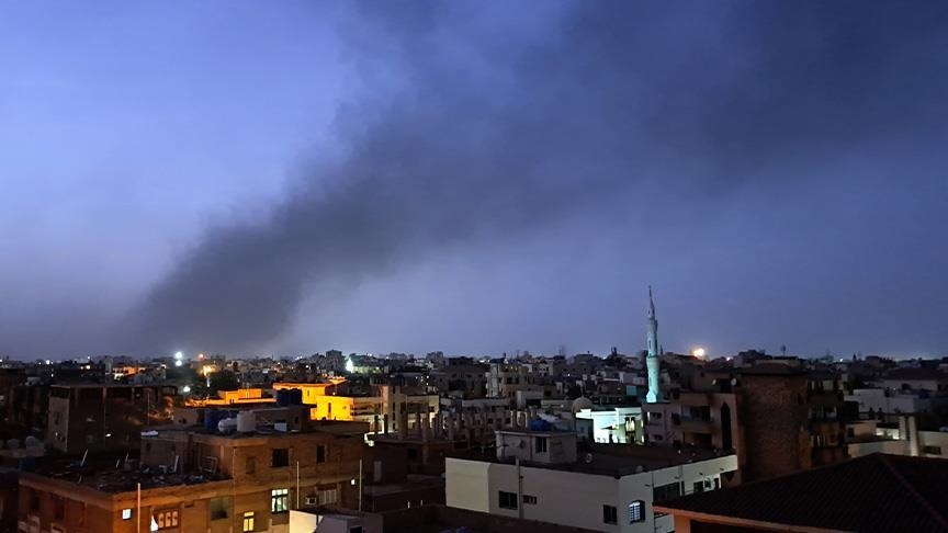 السودان.. اشتباكات عنيفة في أم درمان تجبر سكانا على النزوح 