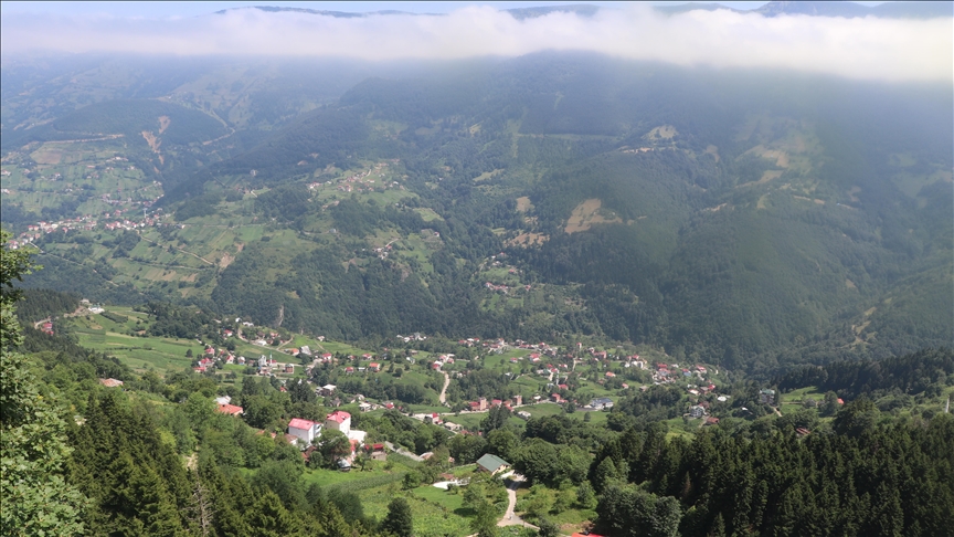 "شاهين قايا" التركية.. قمة الجمال قبلة لمتسلقي الجبال