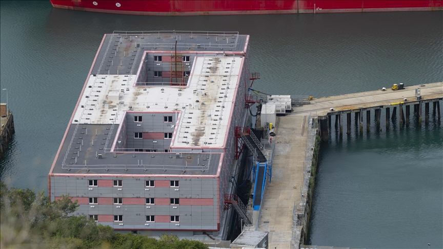 Campaigners assail UK gov’t as 1st group of migrants arrives on Bibby Stockholm barge