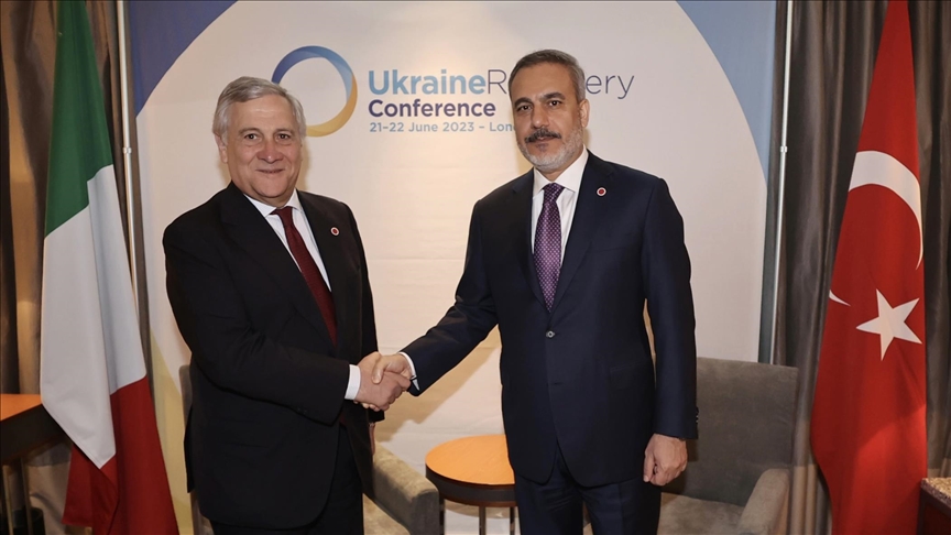 Turkish, Italian foreign ministers discuss bilateral ties