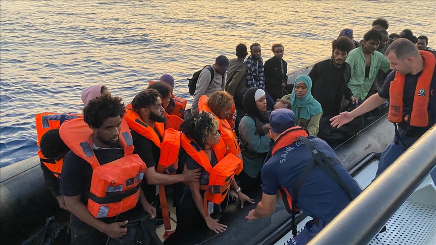 Türkiye rescues 30 irregular migrants in Aegean Sea